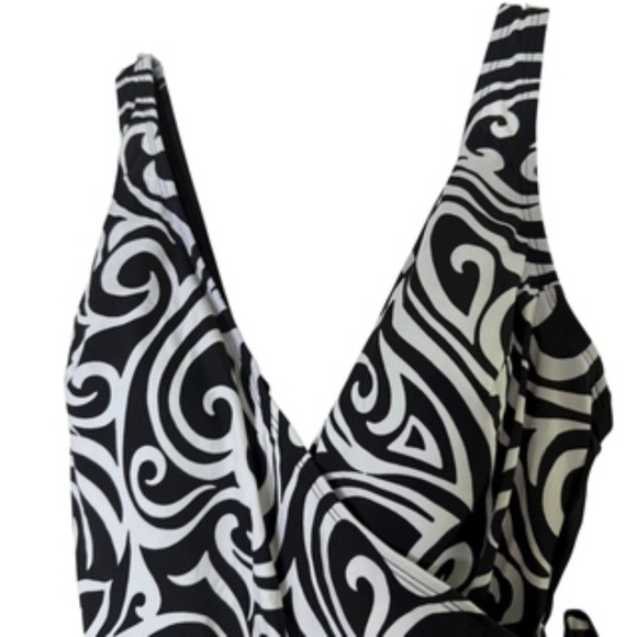 NWOT Longitude Left Side Faux Tie One Piece Abstract Design Swimsuit Size 12 - Picture 3 of 9